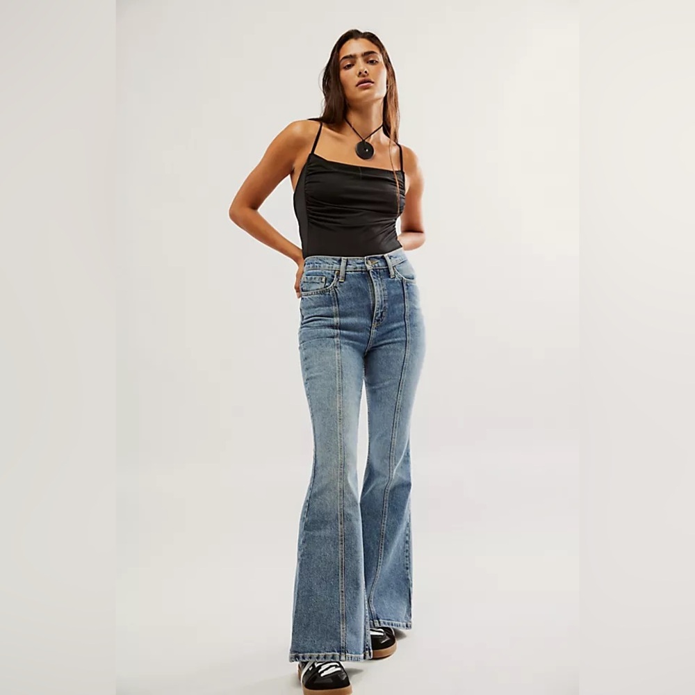 Lee High-Rise Pintuck Flare Jeans - size 26, worn once!